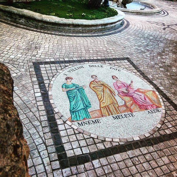 A beautiful mosaic near the frog fountain