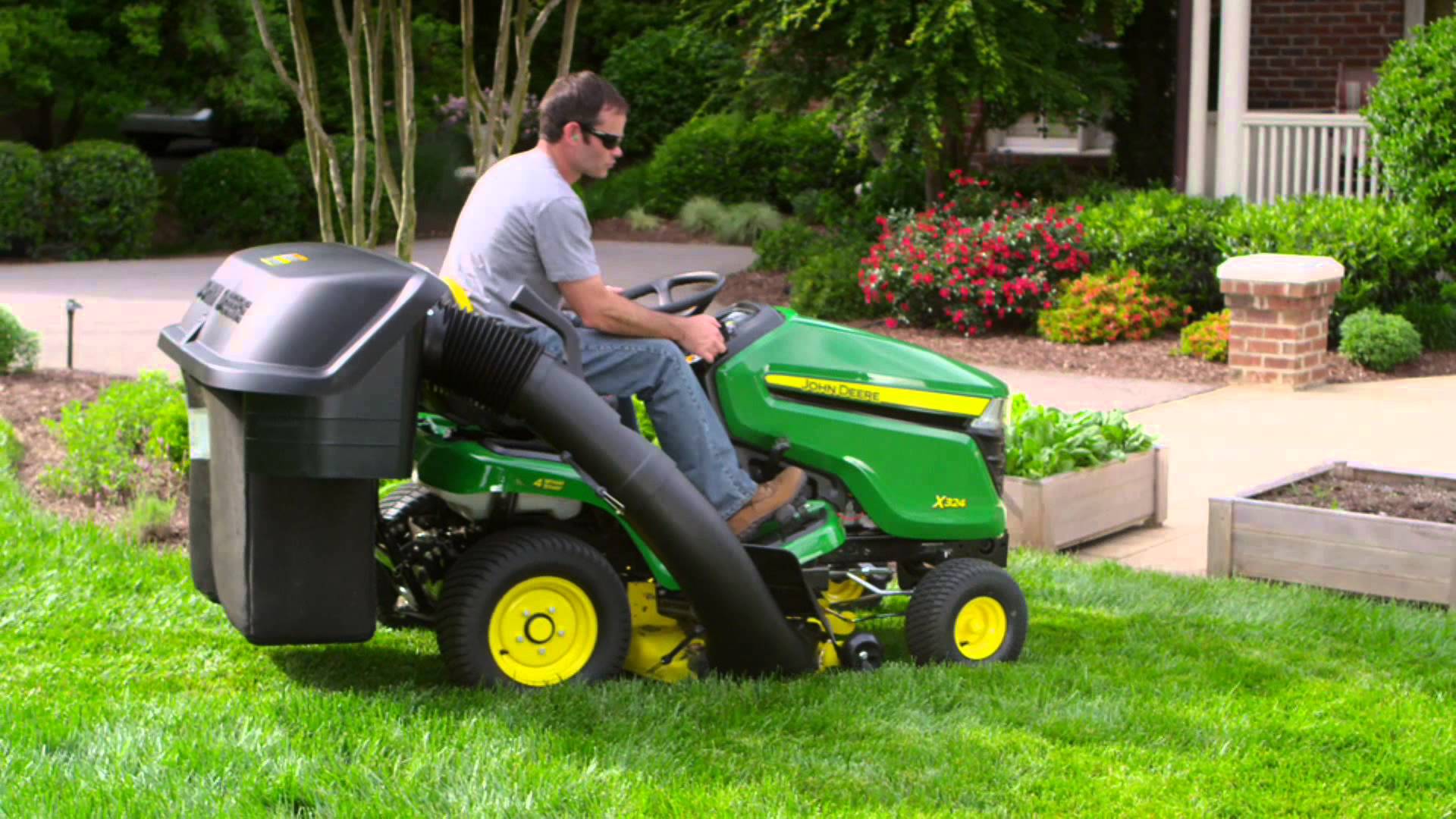 How Do Riding Lawn Mowers Work?