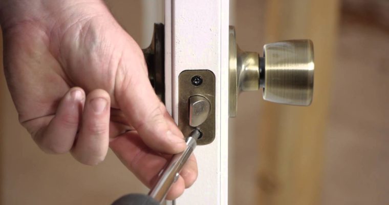Six Benefits of Hiring a Professional Locksmith