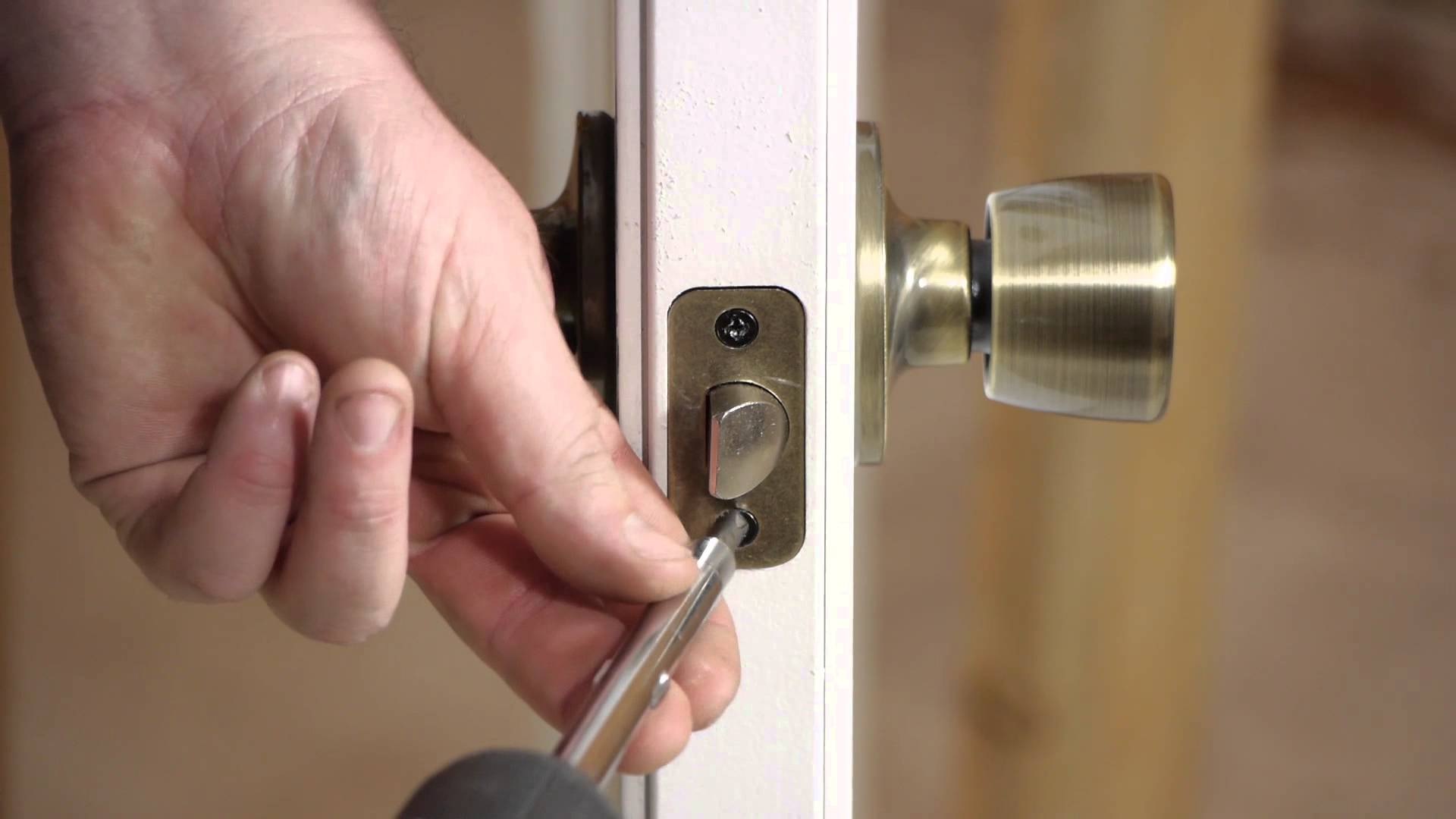 Why You Should Only Work with Reliable and Trustworthy Locksmiths