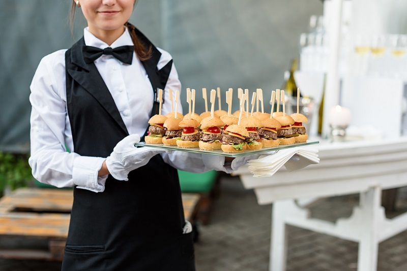 8 Reasons to Go for Finger Food Catering for Your Next Event