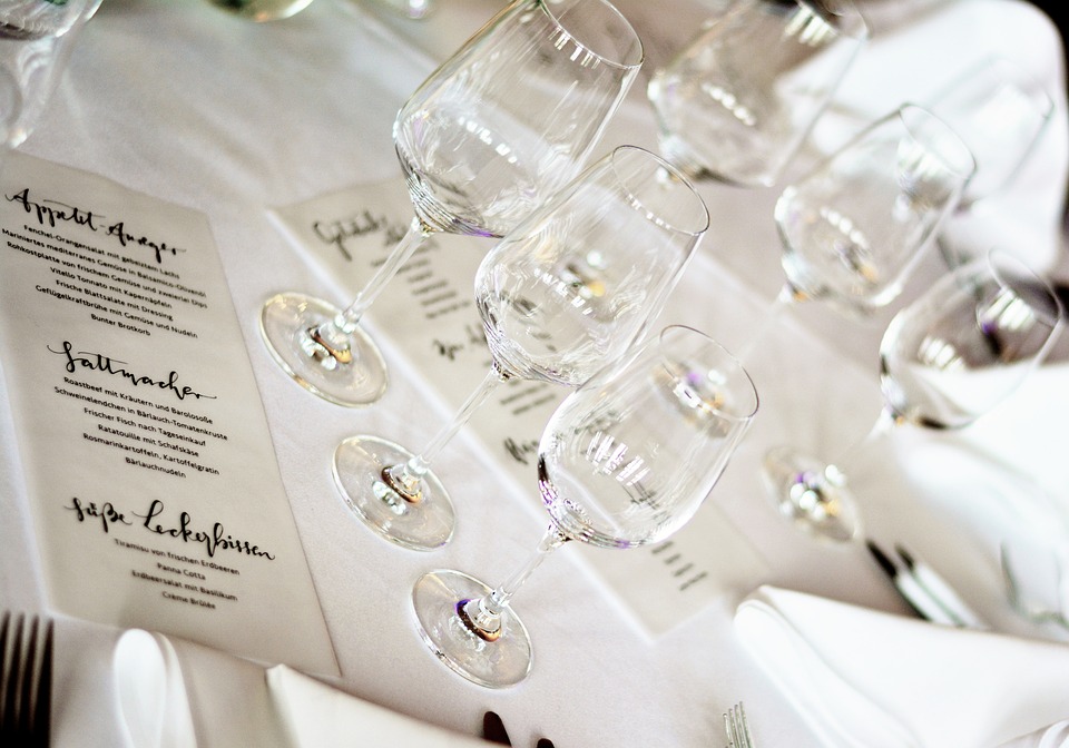 8 Tips to Plan the Wedding Menu