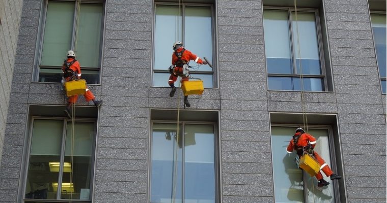 Safety Precautions to Be Taken While Working at Heights