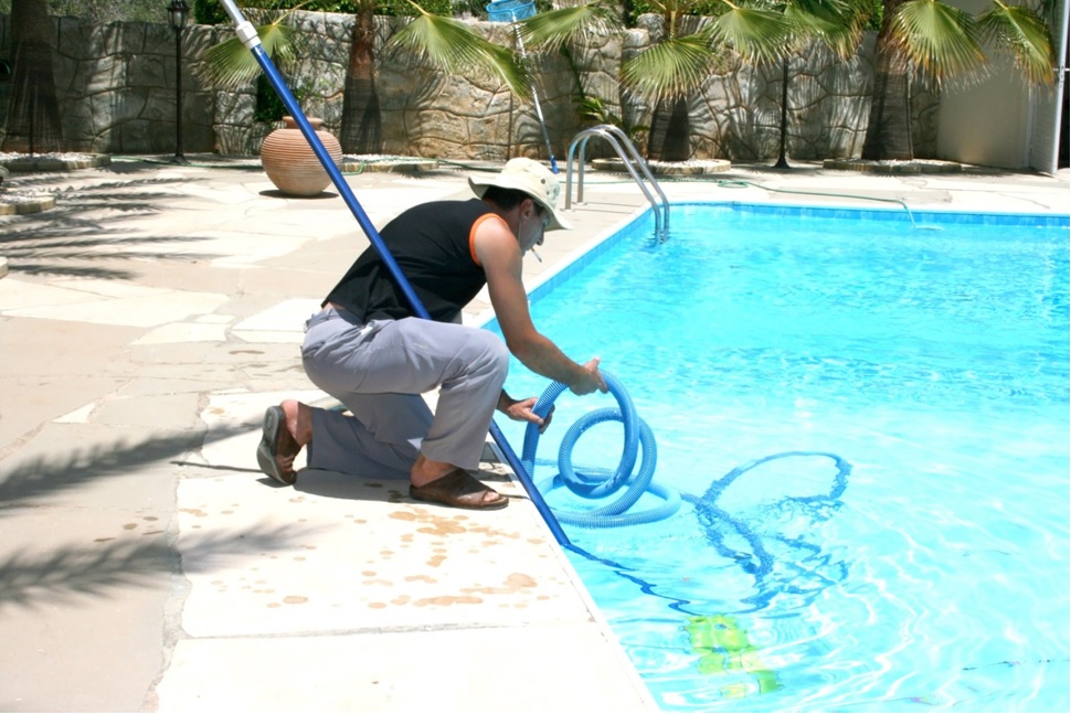 Several Advantages of Pool Service Claremont