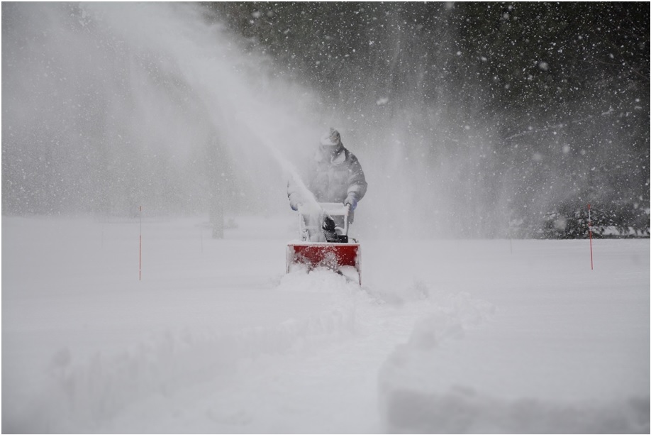 The Joys Of Briggs and Stratton Snow Blowers