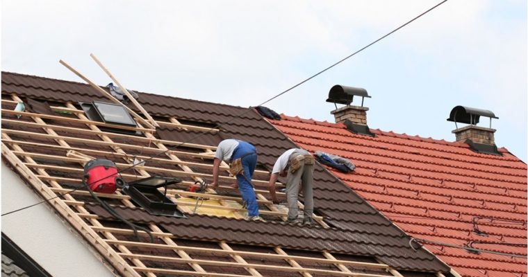 Cedar Rapids IA Storm Damage Roof Repair – How to Find Roofer Firms?