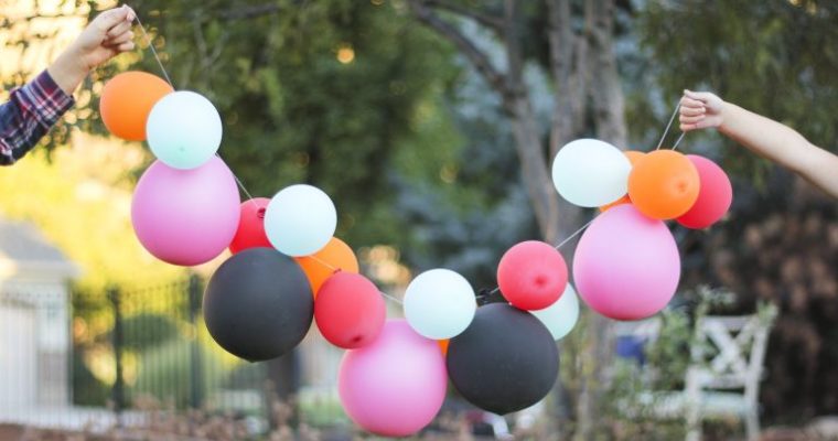 10 Awesome DIY Balloons Decorations at Home