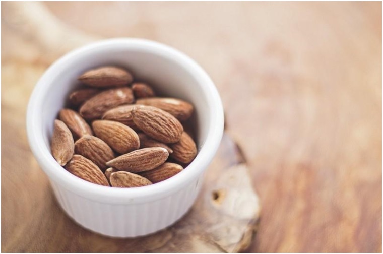 Mosquito repellent with almonds