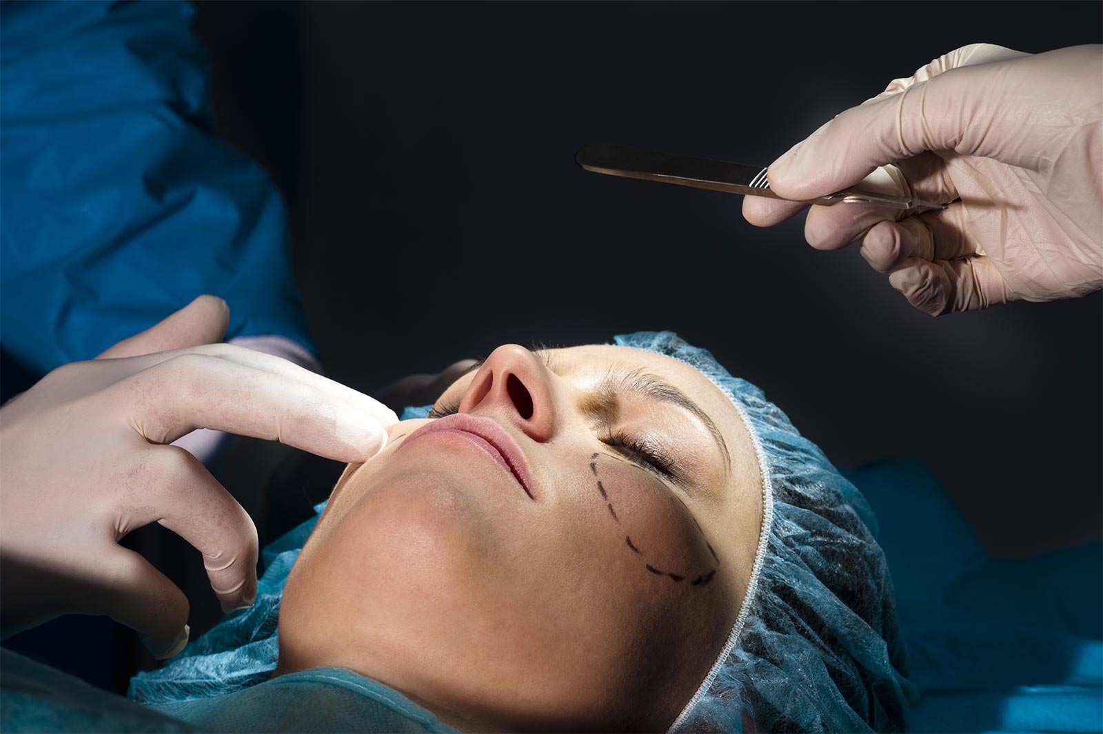 Top Plastic Surgeon Says Plastic Surgeries Are Safe