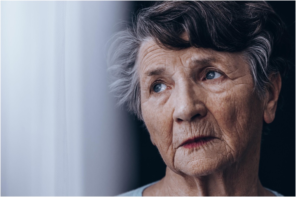 Alzheimer's patient handle monetary decisions