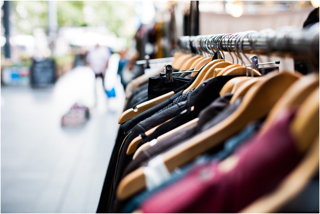7 Things to Consider When Picking a Wholesale Clothes Distributor