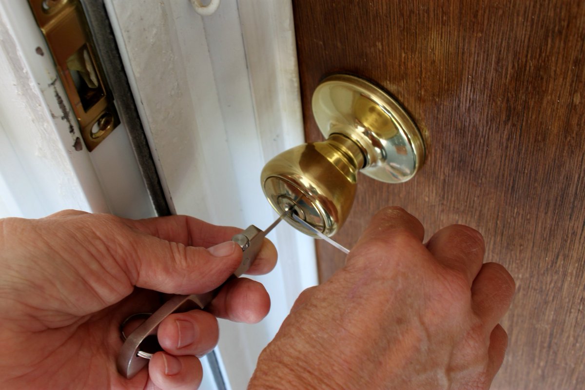 A Simple Guide on How to Find the Best Locksmith