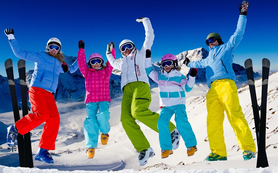 How to Plan an Awesome Ski Vacation with Your Family - WanderGlobe