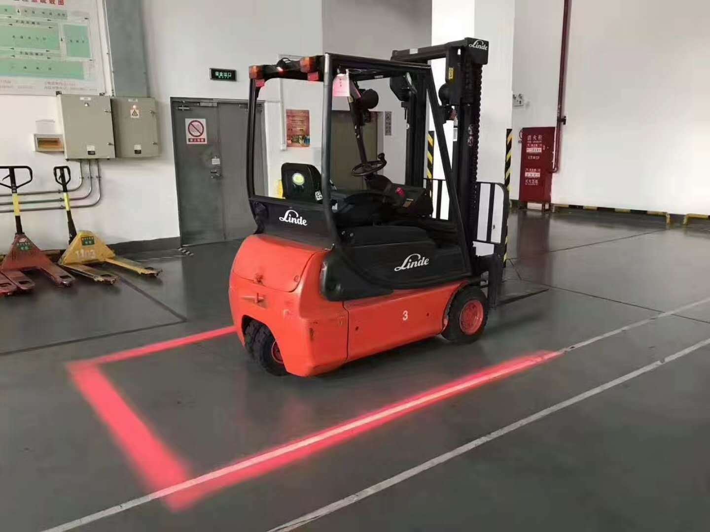 This is Why You Need Forklift Lights