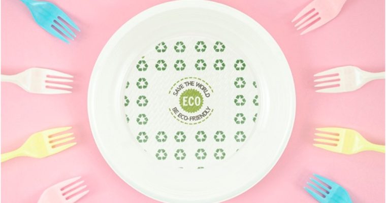 Five Reasons Why You Should Buy Biodegradable Bagasse Plates Instead of Plastics