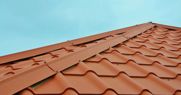 Top Benefits Of Hiring Commercial Roofers Over DIY