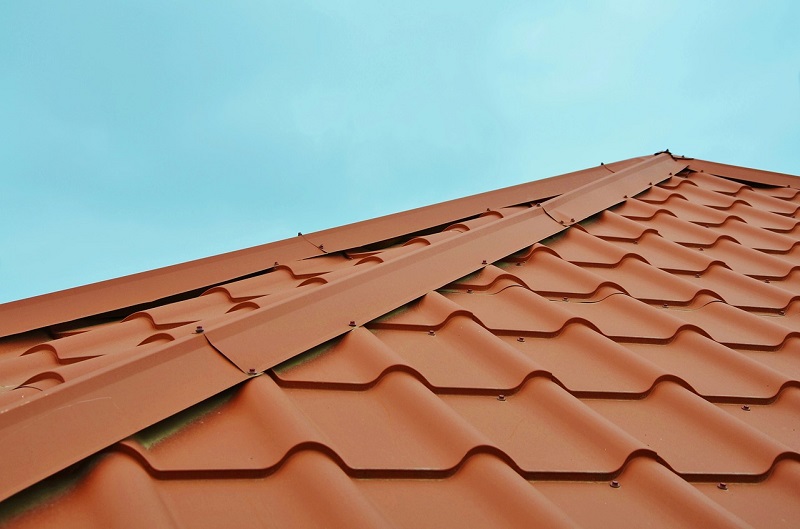 Top Benefits Of Hiring Commercial Roofers Over DIY