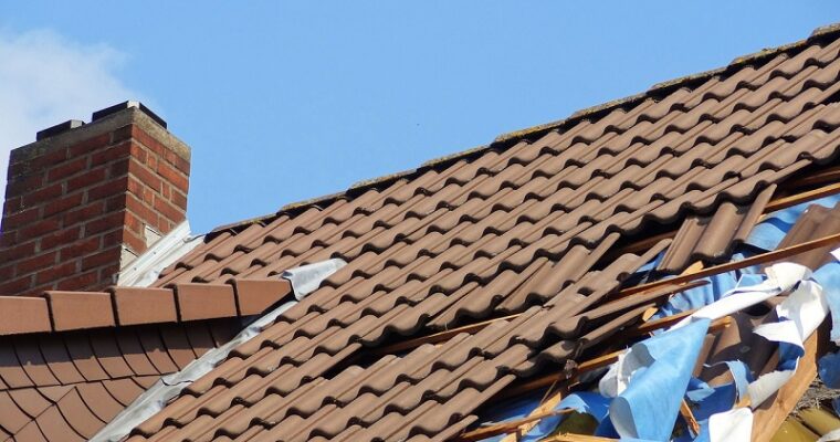 Why Is It a Better Idea to Get Assistance from Professionals for Restoring Your Tile Roof?