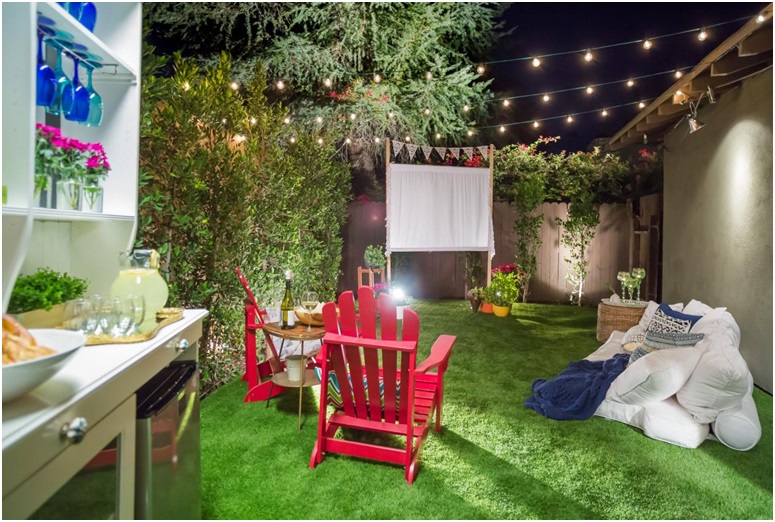 Set up a theatre in the backyard