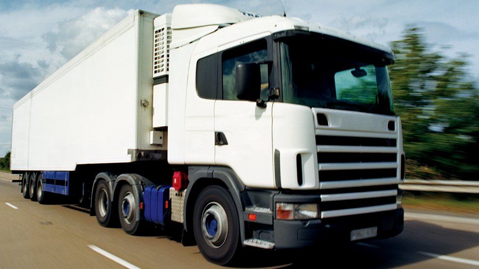 Top 5 Things to Check in a Training School When You Need an HGV Licence for Driving