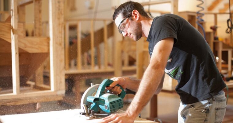 5 Questions that You Must Ask a Carpenter Before Hiring