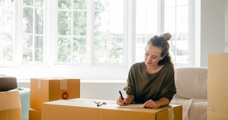 4 Tips to Help You Compare Moving Company Prices and Services