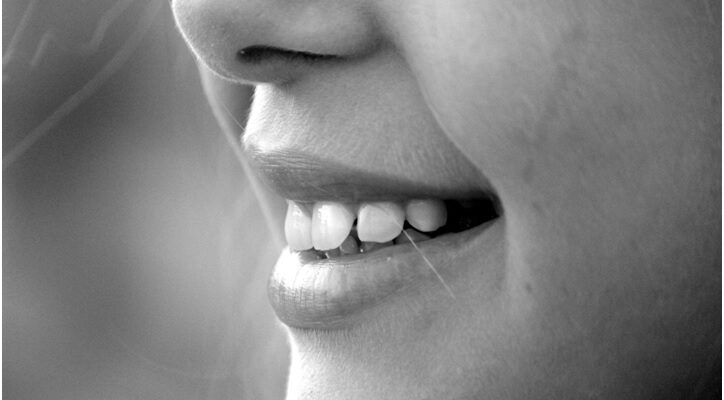 The Best Ways To Close the Gaps Between Your Teeth