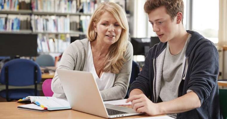 For Parents: Tips to Prepare Teenagers for Online Learning