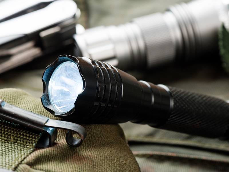 Best Emergency Rechargeable Flashlight-Everyday Carry