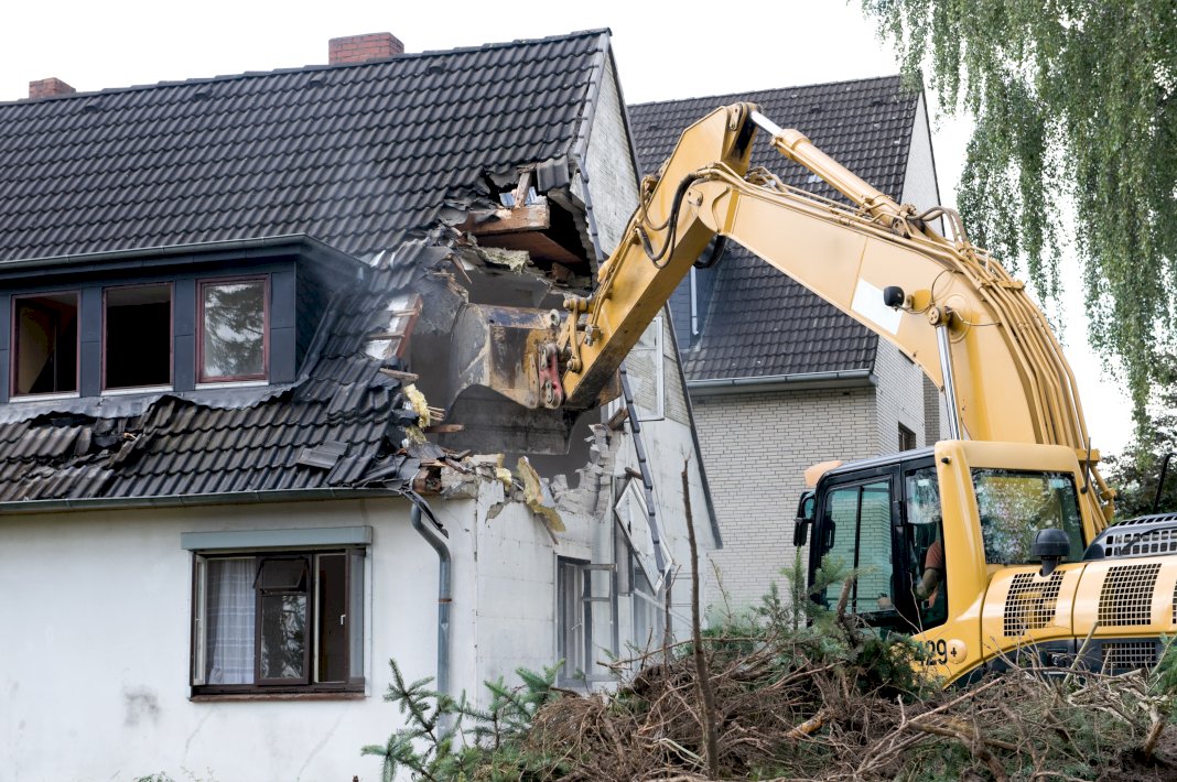 A Brand New Home: How to Tear Down Existing Property
