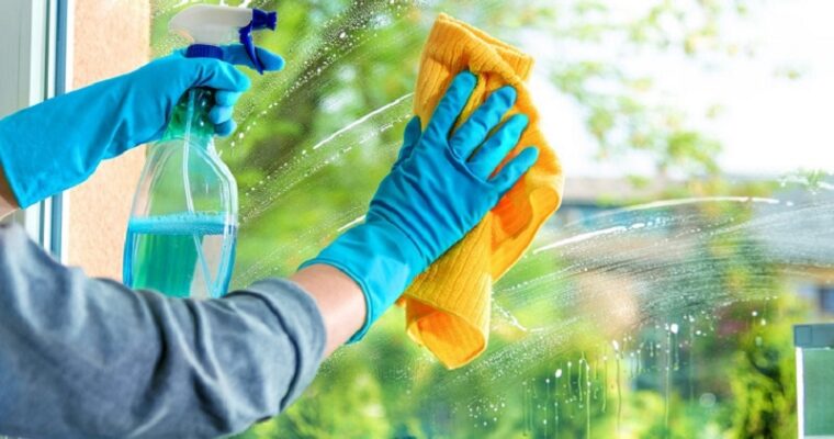 How to Clean Windows Like a Pro: Window Cleaning Tips