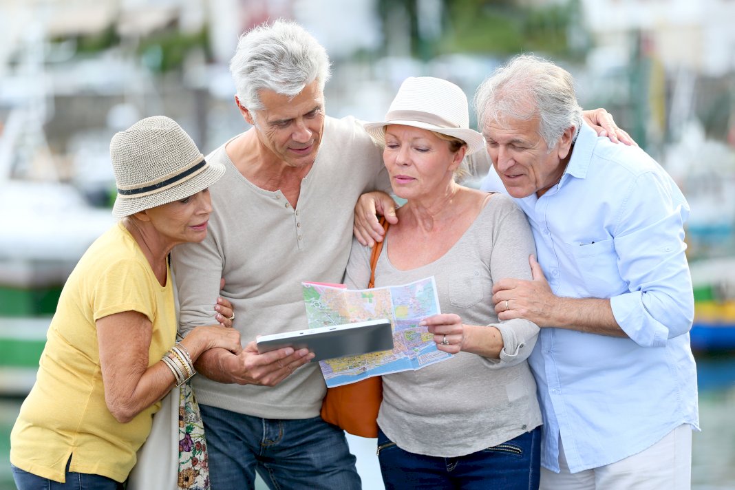How You Can Travel Safely With a Senior