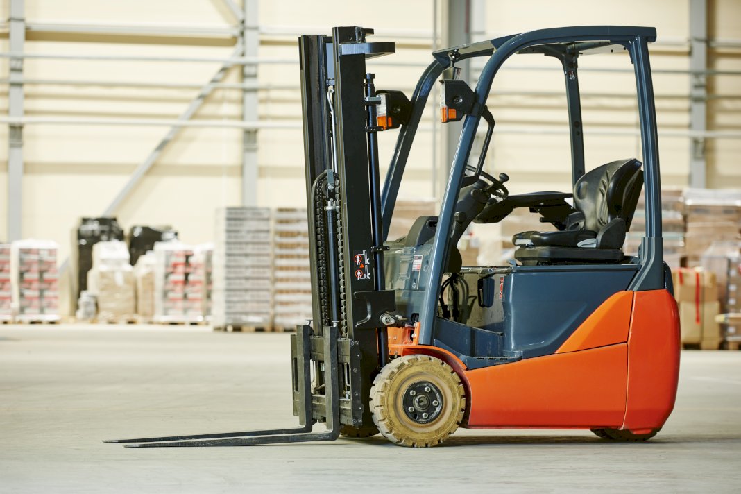 Reaching Beyond Limits: How Reach Trucks in Singapore Revolutionize Material Handling