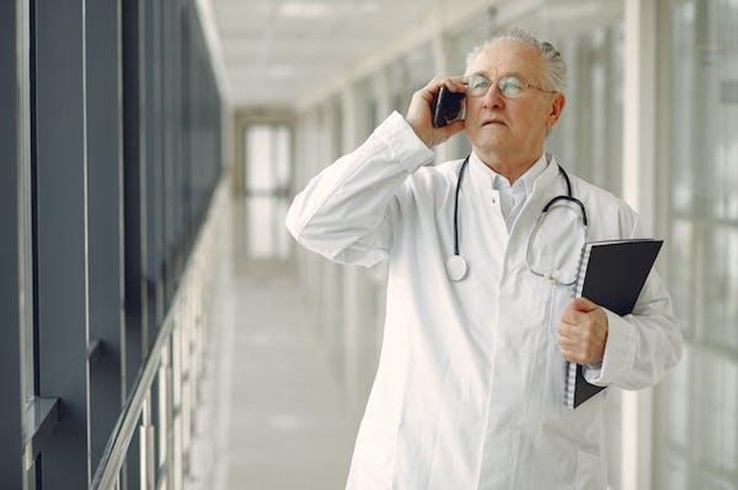 The Ultimate Guide to Choosing the Best Answering Service for Medical Offices