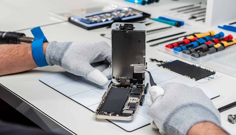 What Steps To Take Before Cell Phone Repair Services