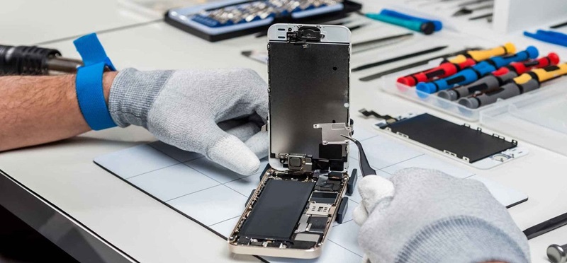 Factors to Consider When Looking For a Phone Repair Store