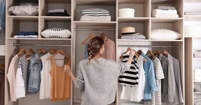 8 Tips to Have an Endless Choice of Outfits with a Minimalist Wardrobe