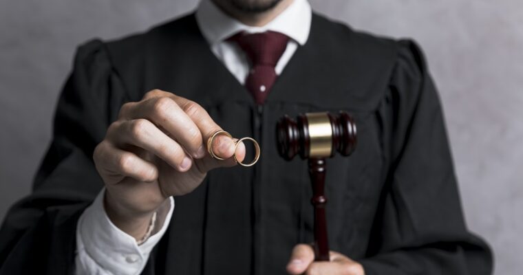 What to Expect When Working with a Family Lawyer: A Comprehensive Guide